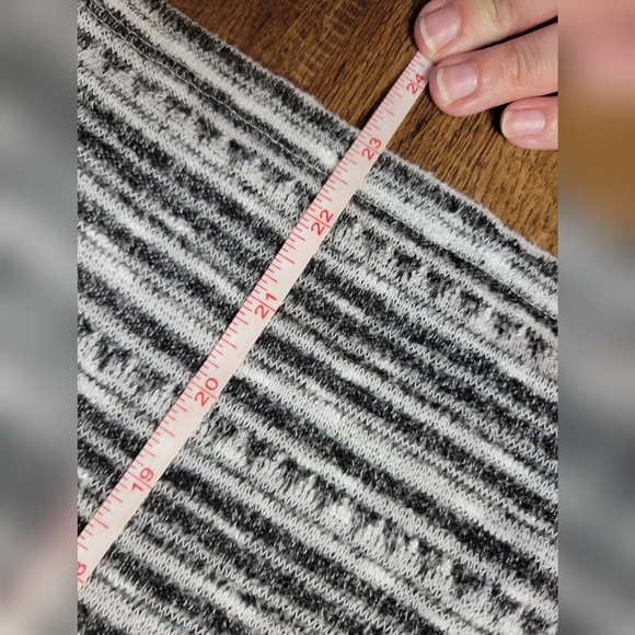 FREE W BUNDLE G21 knit drop armhole tank top - Picture 6 of 8